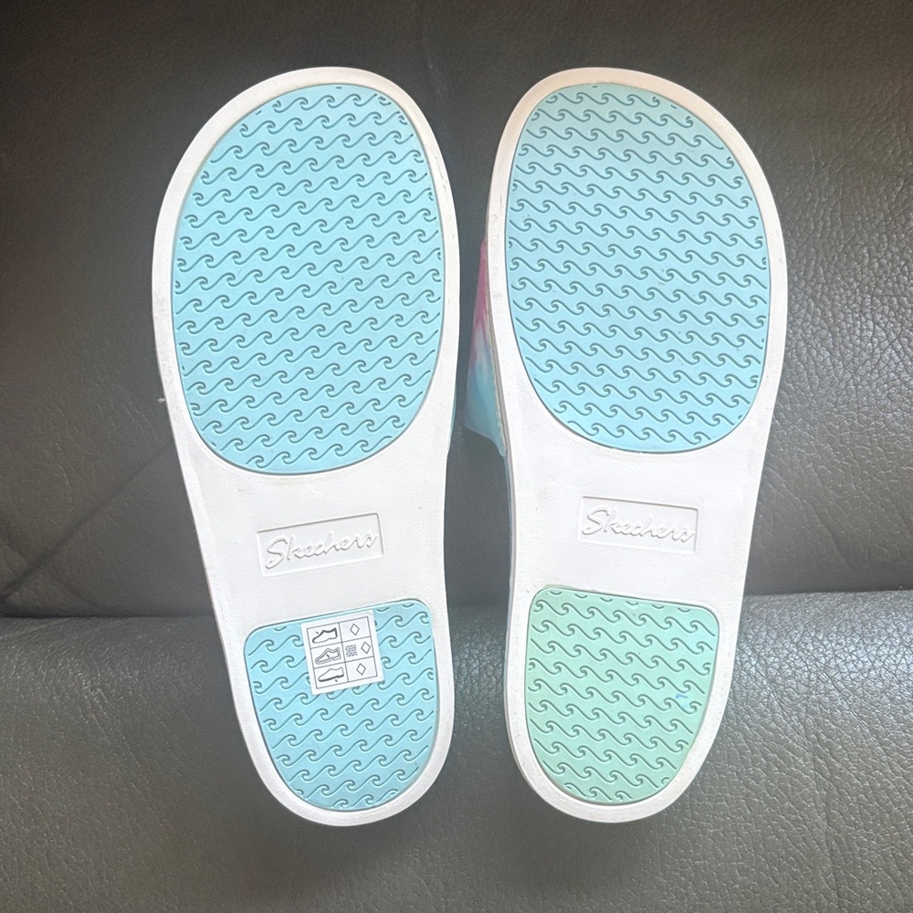 Sketchers plush foam white multi tie dye flip flops - Picture 3 of 6